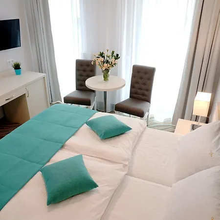 לינה וארוחת בוקר Gwiazda Morza 3*